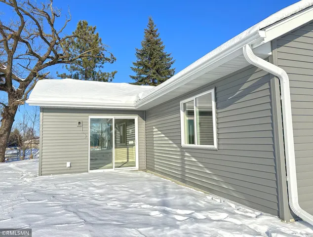 $439,900 | 810 Morrison Avenue Northwest, Annandale, MN 55302