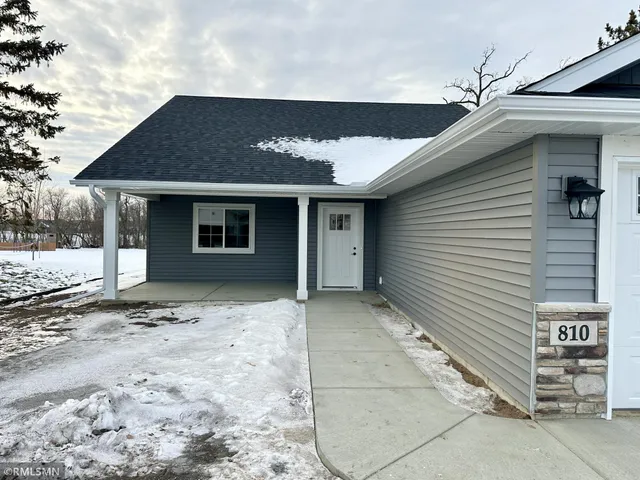 $439,900 | 810 Morrison Avenue Northwest, Annandale, MN 55302