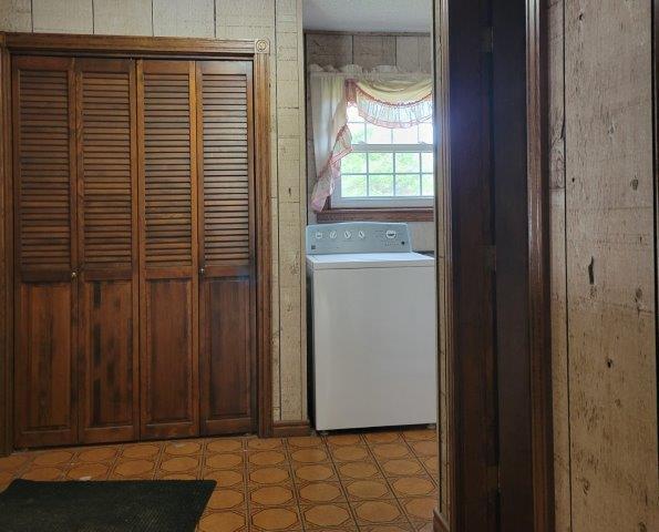 15 Skunk Hill Road Lee, ME 04455 - Photo 11 of 53 Mudroom entry/ Laundry