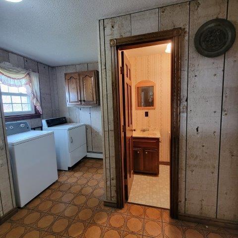 15 Skunk Hill Road Lee, ME 04455 - Photo 12 of 53 Mudroom entry/ laundry