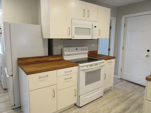 $565,000 | 30 Longwood Avenue, Manchester, NH 03109