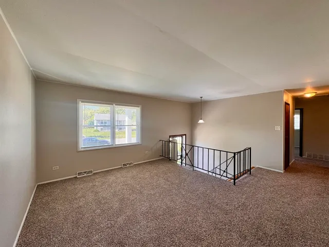 $209,000 | 51 North Pine Lane, Glenwood, IL 60425