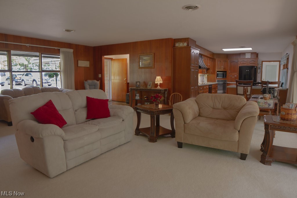 1540 Chestnut Road Independence, OH 44131 - Photo 4 of 32
