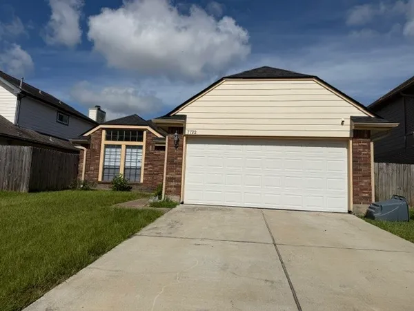 $1,800 | 7722 Valera Lane, Houston, TX 77083