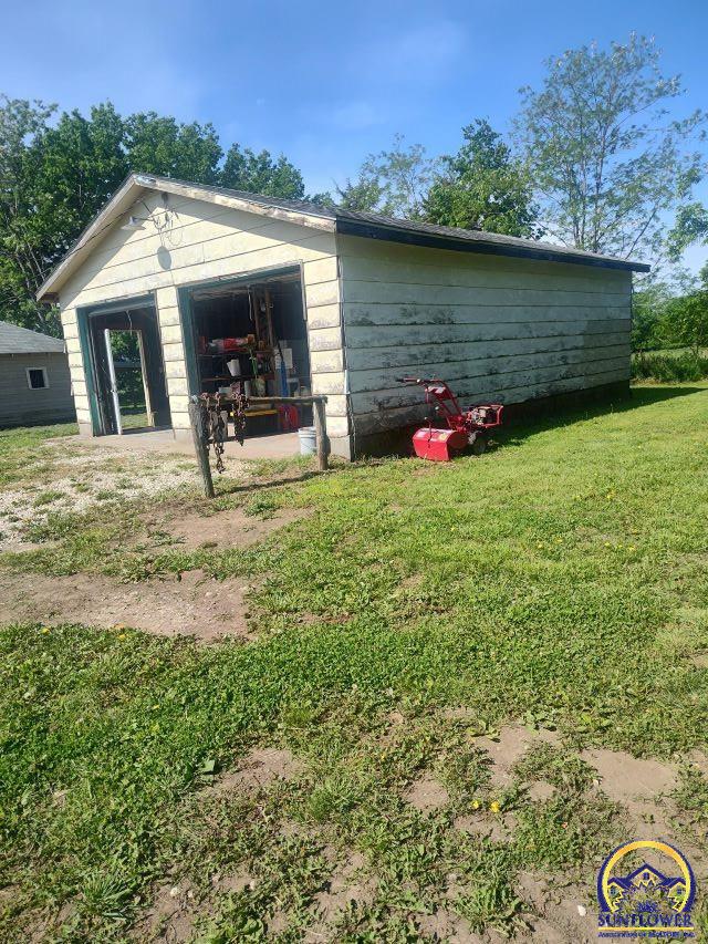 11080 286th Road Holton, KS 66436 - Photo 6 of 29