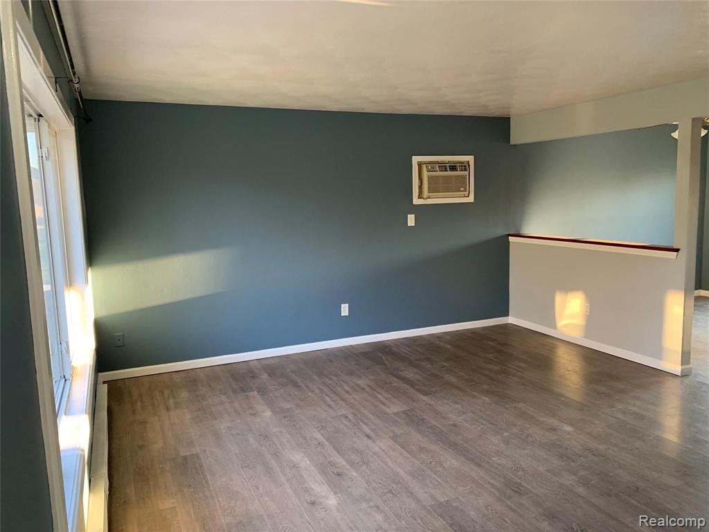 10497 Stelzer Road Howell, MI 48855 - Photo 4 of 31