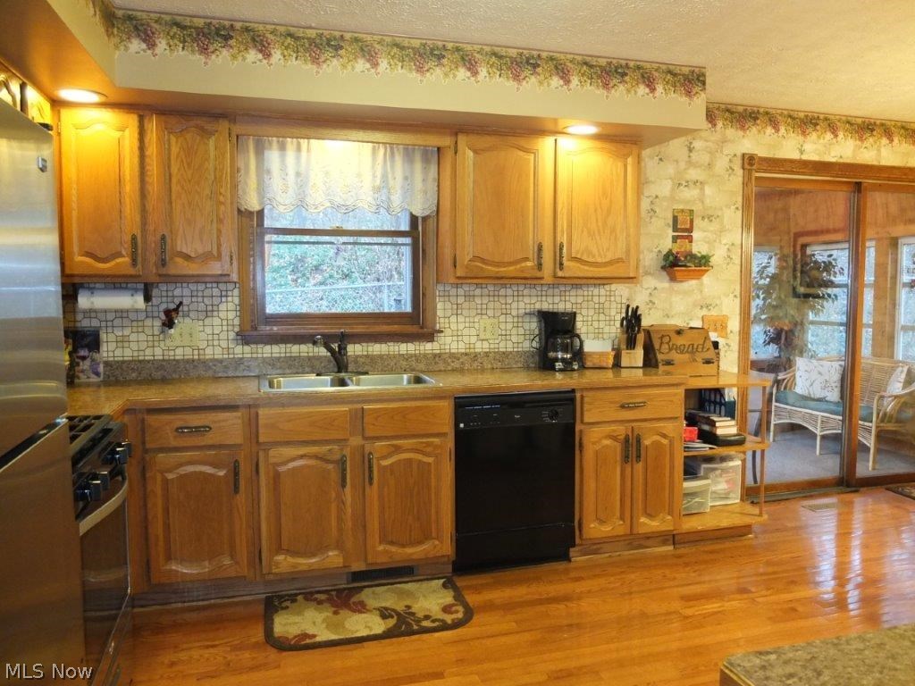 4623 5th Street Northwest Canton, OH 44708 - Photo 6 of 24 Kitchen is open to the dining room.