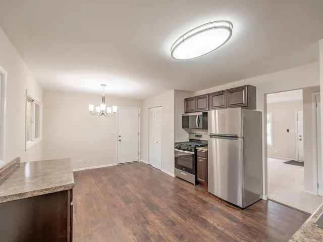 $299,900 | 418 Tanglewood Drive, Streamwood, IL 60107