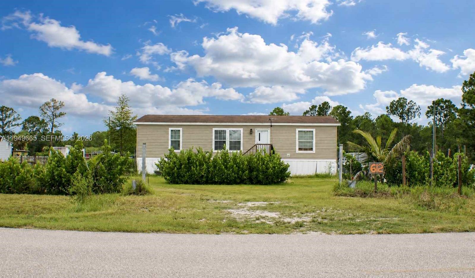 612 Hunting Club Avenue Clewiston, FL 33440 - Photo 8 of 59
