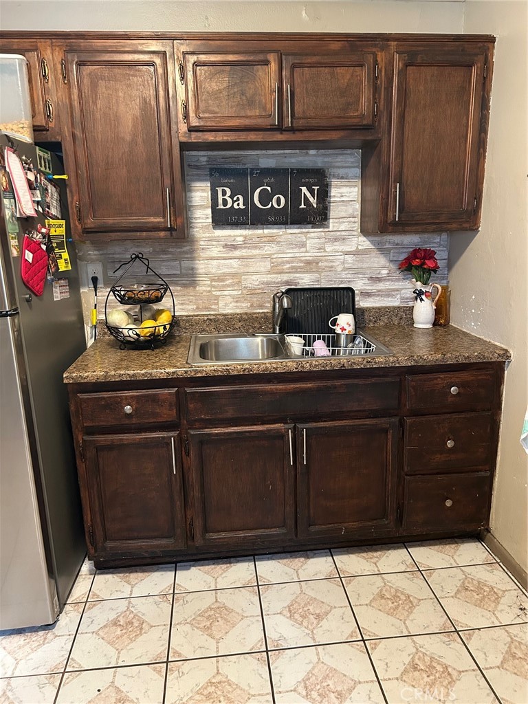 1214 E Street Corona, CA 92882 - Photo 16 of 28 Kitchen