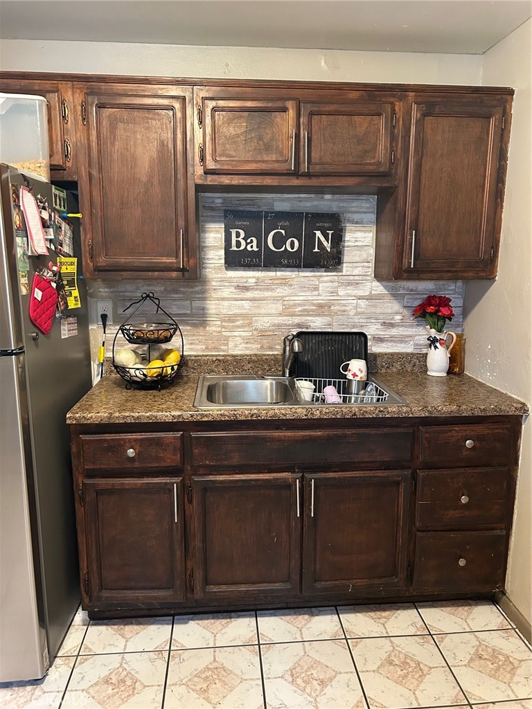 1214 E Street Corona, CA 92882 - Photo 17 of 28 Kitchen