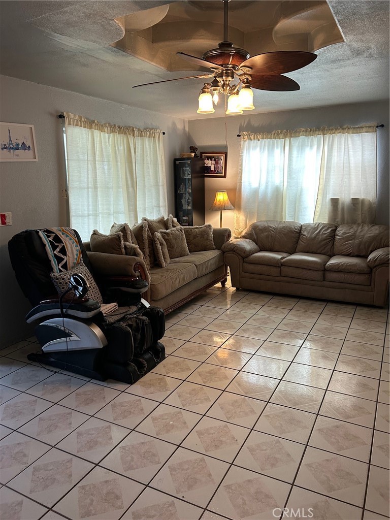 1214 E Street Corona, CA 92882 - Photo 8 of 28 Living Room