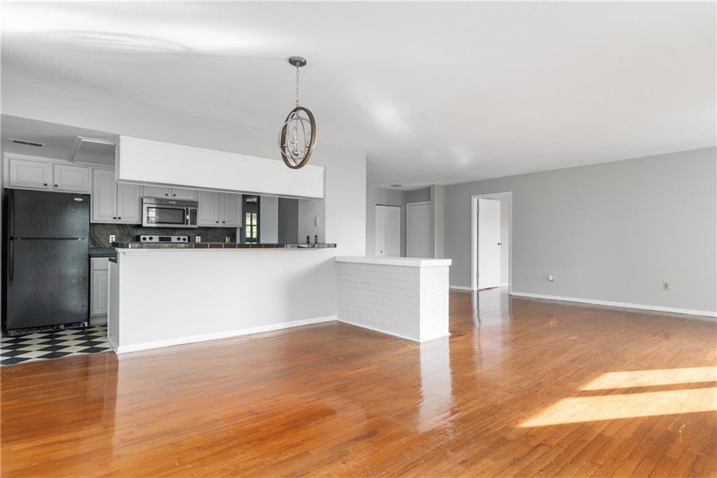4942 Allisonville Road, Unit F Indianapolis, IN 46205 - Photo 8 of 20 Gallery Image 8