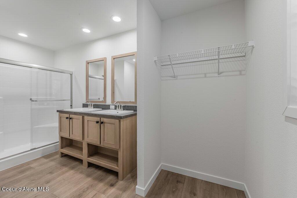 235 Davis Road Sagle, ID 83860 - Photo 18 of 29 master bathroom