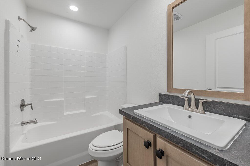 235 Davis Road Sagle, ID 83860 - Photo 22 of 29 bathroom 2