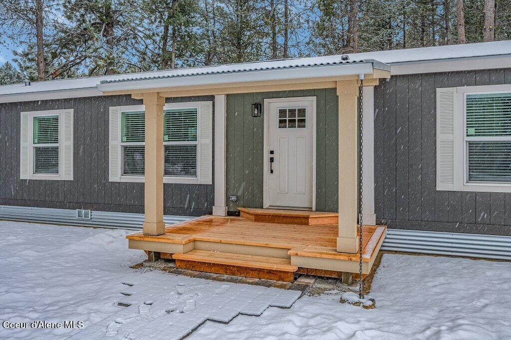 235 Davis Road Sagle, ID 83860 - Photo 3 of 29 welcome home