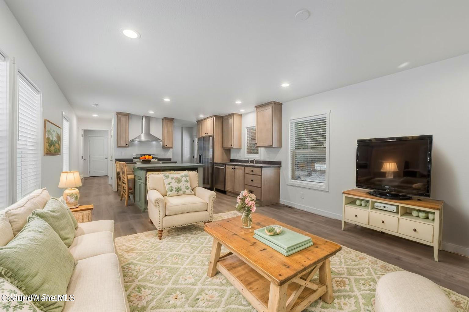 235 Davis Road Sagle, ID 83860 - Photo 5 of 29 living room