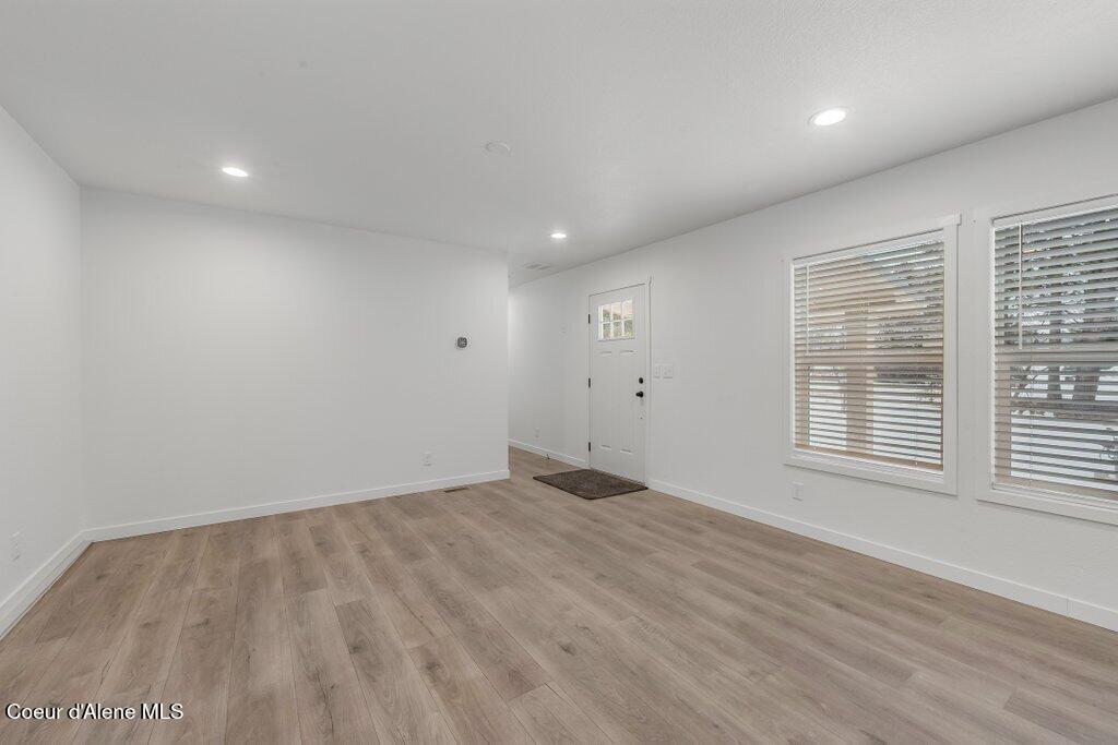 235 Davis Road Sagle, ID 83860 - Photo 8 of 29 living room