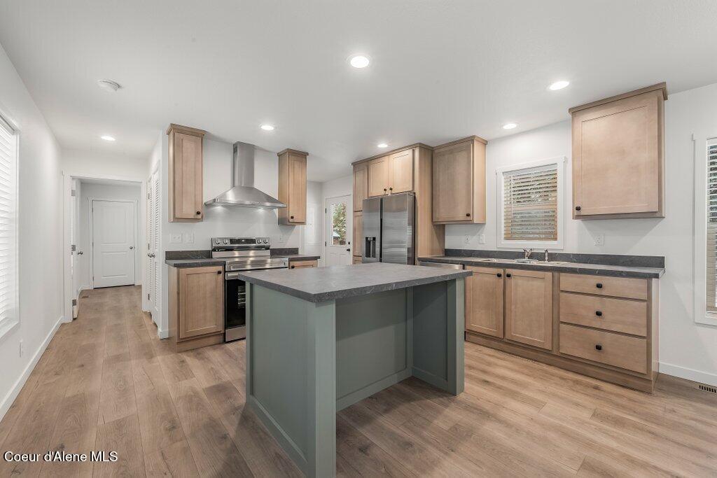 235 Davis Road Sagle, ID 83860 - Photo 10 of 29 kitchen