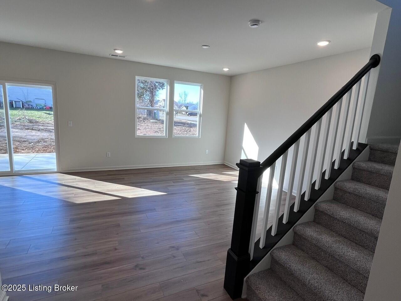 8400 Fairmount Road Louisville, KY 40291 - Photo 5 of 28 Gathering Room 9ft Ceilings