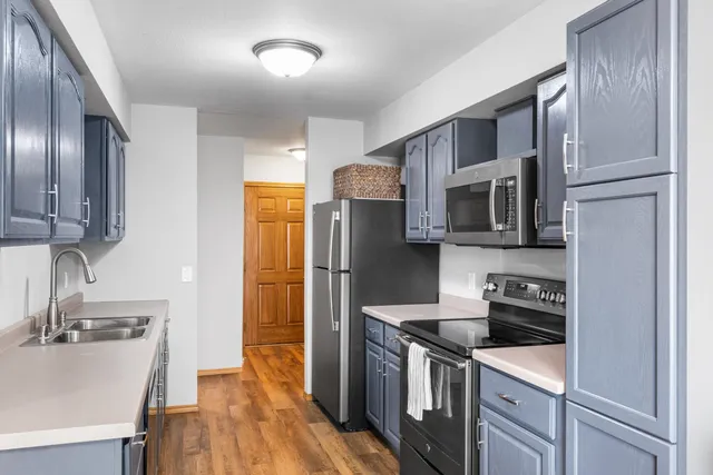 $254,000 | 1568 South Oakwood Road, Oshkosh, WI 54904