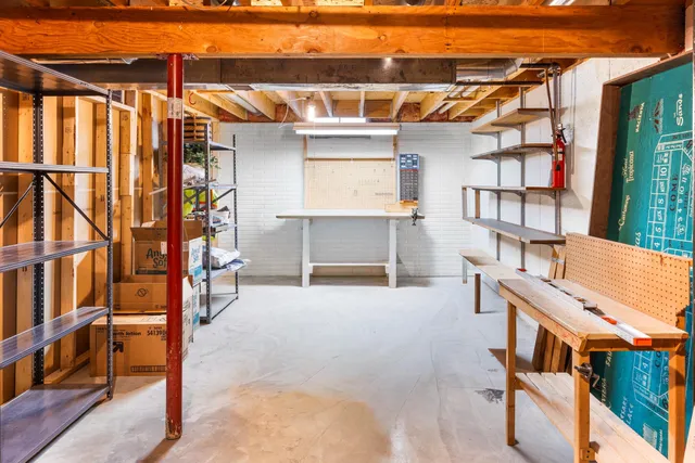 $254,000 | 1568 South Oakwood Road, Oshkosh, WI 54904