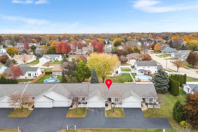 $254,000 | 1568 South Oakwood Road, Oshkosh, WI 54904