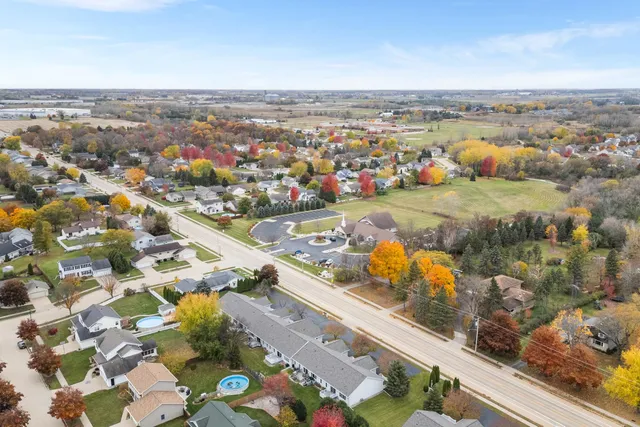 $254,000 | 1568 South Oakwood Road, Oshkosh, WI 54904