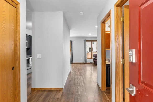 $254,000 | 1568 South Oakwood Road, Oshkosh, WI 54904