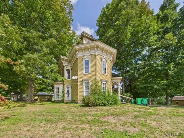 $194,899 | 82 North Central Avenue, Springville, NY 14141