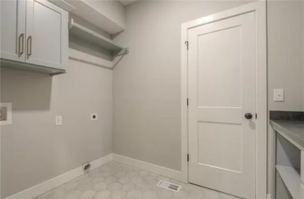 $669,000 | 1305 Mulberry Street, Pleasant Hill, MO 64080