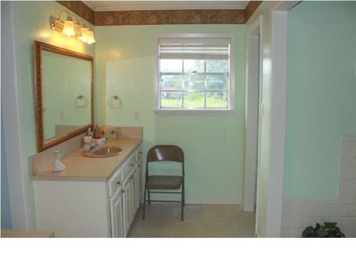 160 Leggett Road Clinton, MS 39056 - Photo 26 of 43 Master Bath