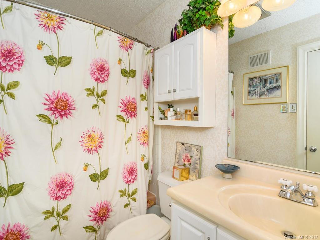 345 Windsor Road Asheville, NC 28804 - Photo 13 of 24 Gallery Image 13