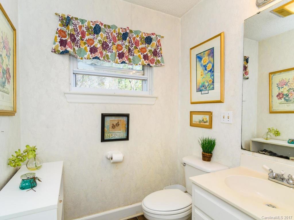 345 Windsor Road Asheville, NC 28804 - Photo 14 of 24 Gallery Image 14