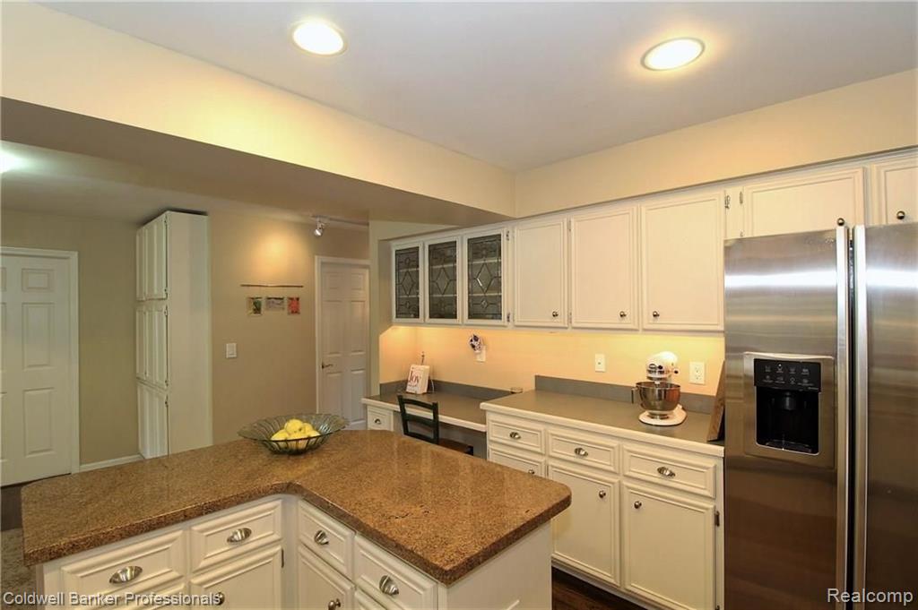 787 Dutton Road Rochester Hills, MI 48306 - Photo 18 of 41