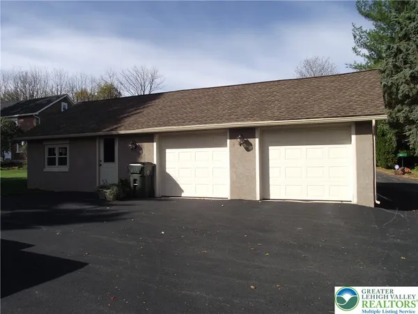 $2,300 | 8115 Main Street, Fogelsville, PA 18051