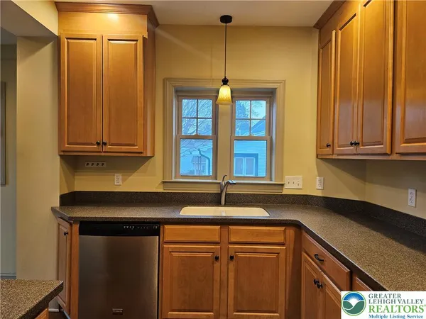 $2,300 | 8115 Main Street, Fogelsville, PA 18051
