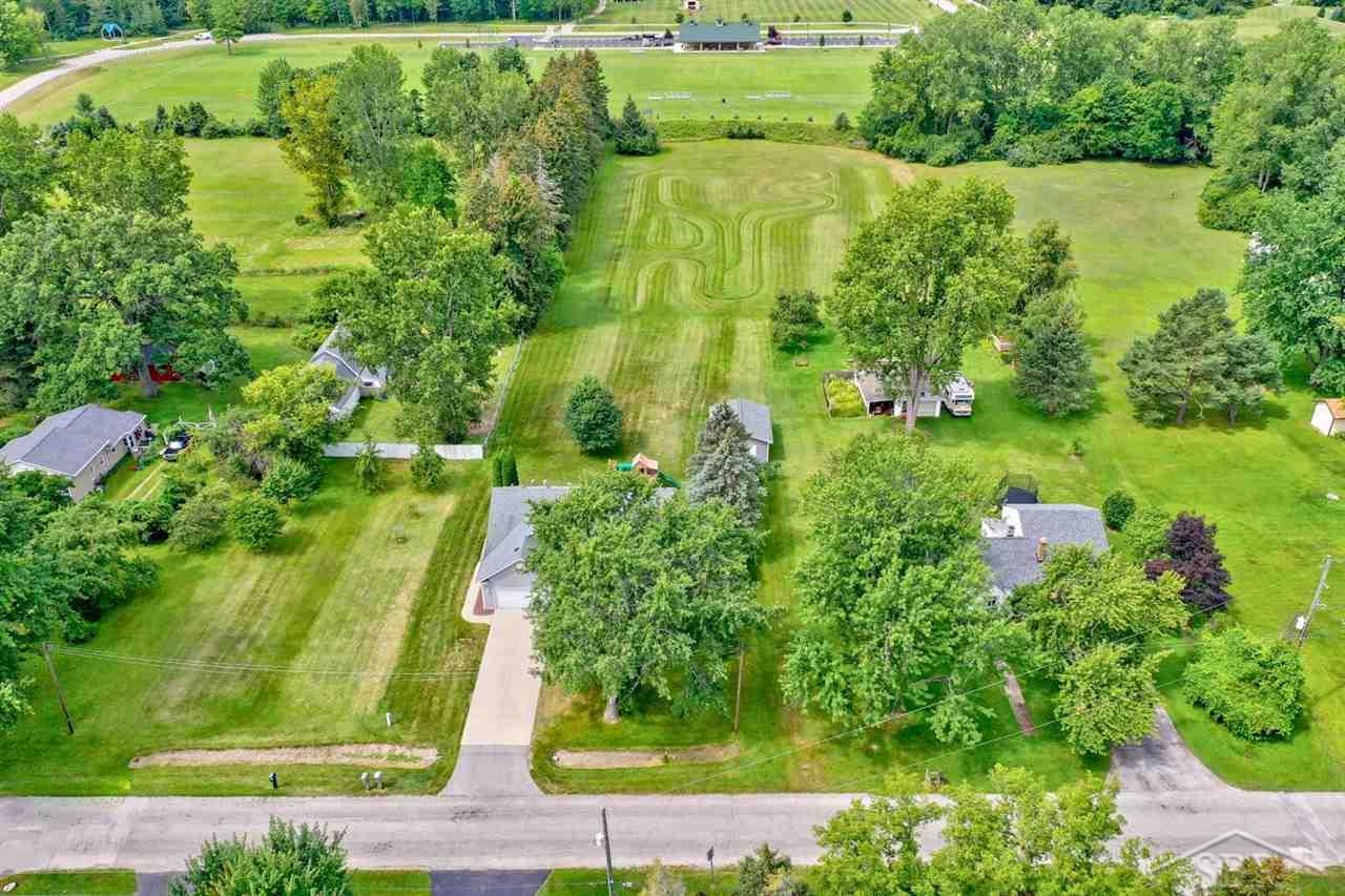 604 Bacon Road Saginaw, MI 48609 - Photo 50 of 62 50052163-49.JPG