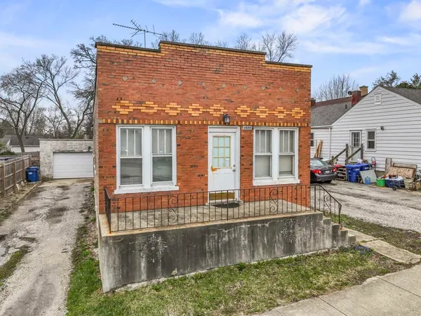 $239,000 | 1809 Ogden Avenue, Lisle, IL 60532