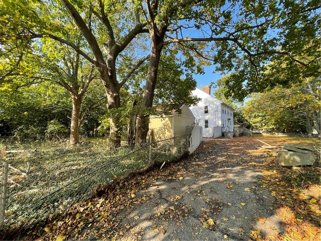 439 Main Road Tiverton, RI 02878 - Photo 10 of 16