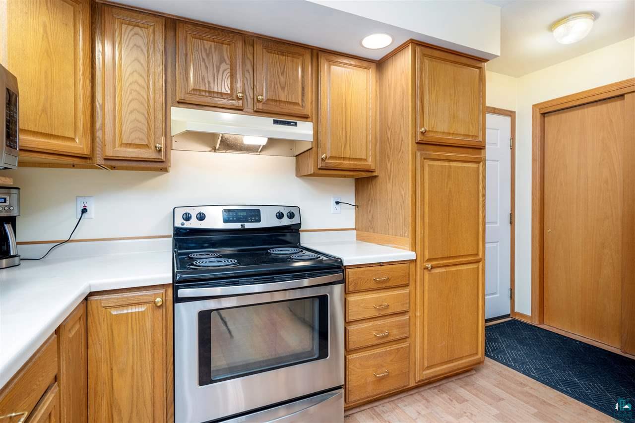 5060 Washburn Road Duluth, MN 55804 - Photo 11 of 31 Kitchen