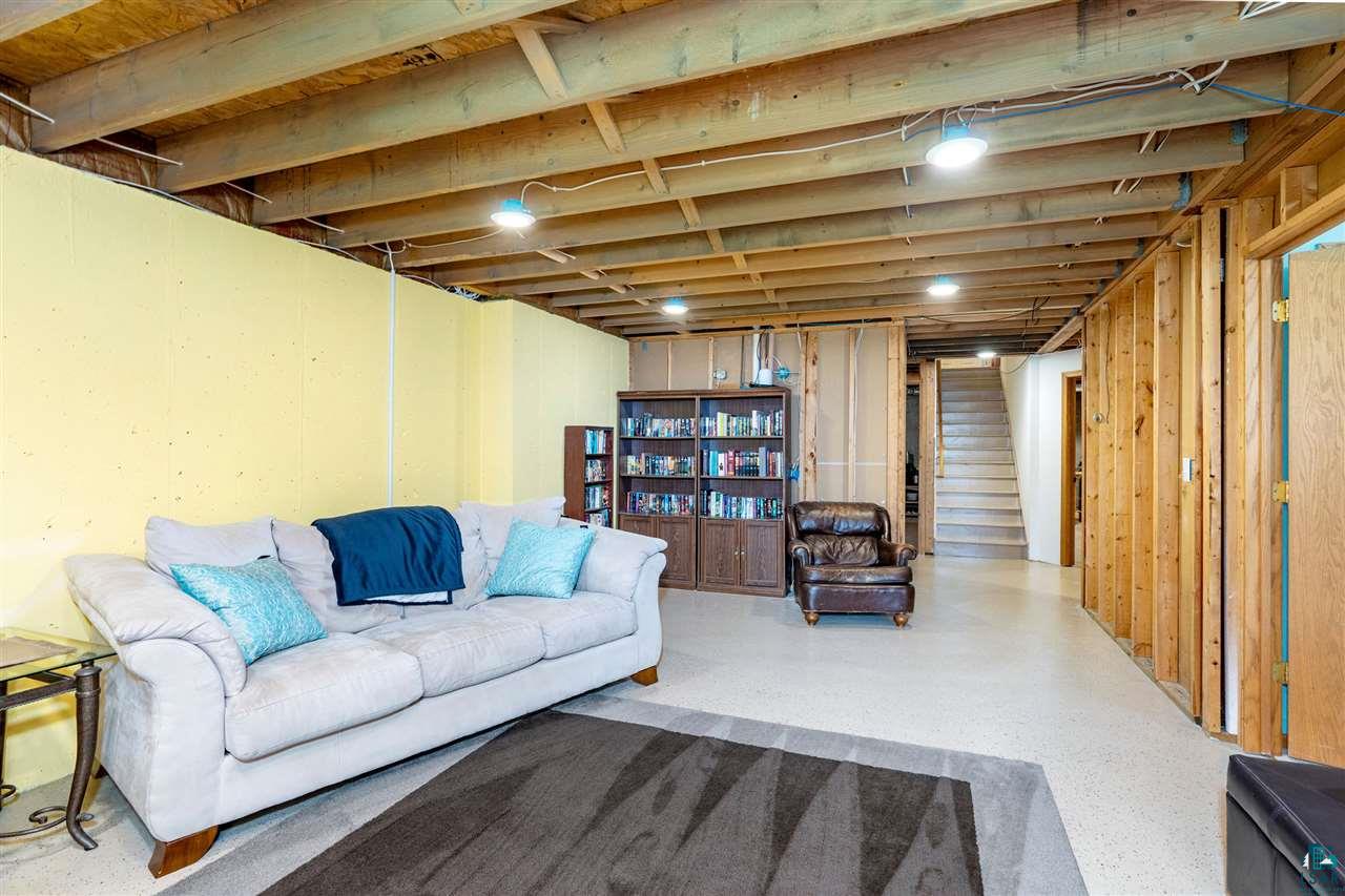 5060 Washburn Road Duluth, MN 55804 - Photo 16 of 31 Lower Level Rec Room