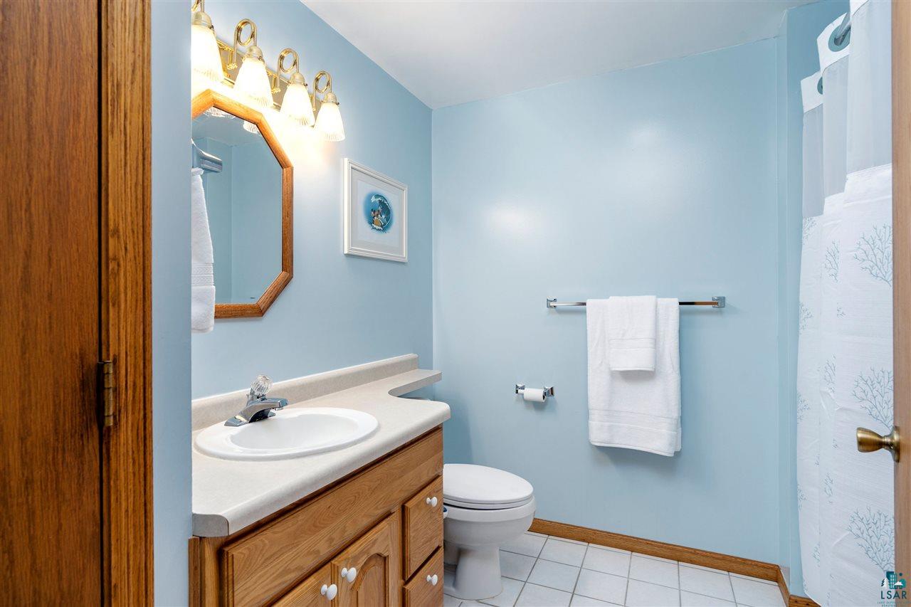 5060 Washburn Road Duluth, MN 55804 - Photo 19 of 31 Lower Level Full Bath