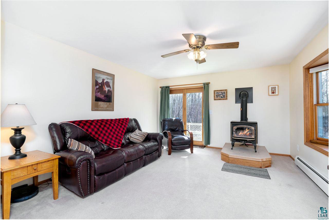 5060 Washburn Road Duluth, MN 55804 - Photo 4 of 31 Living Room