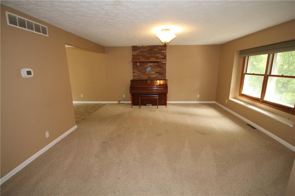 6525 South Sprague Road Columbus, IN 47201 - Photo 16 of 46