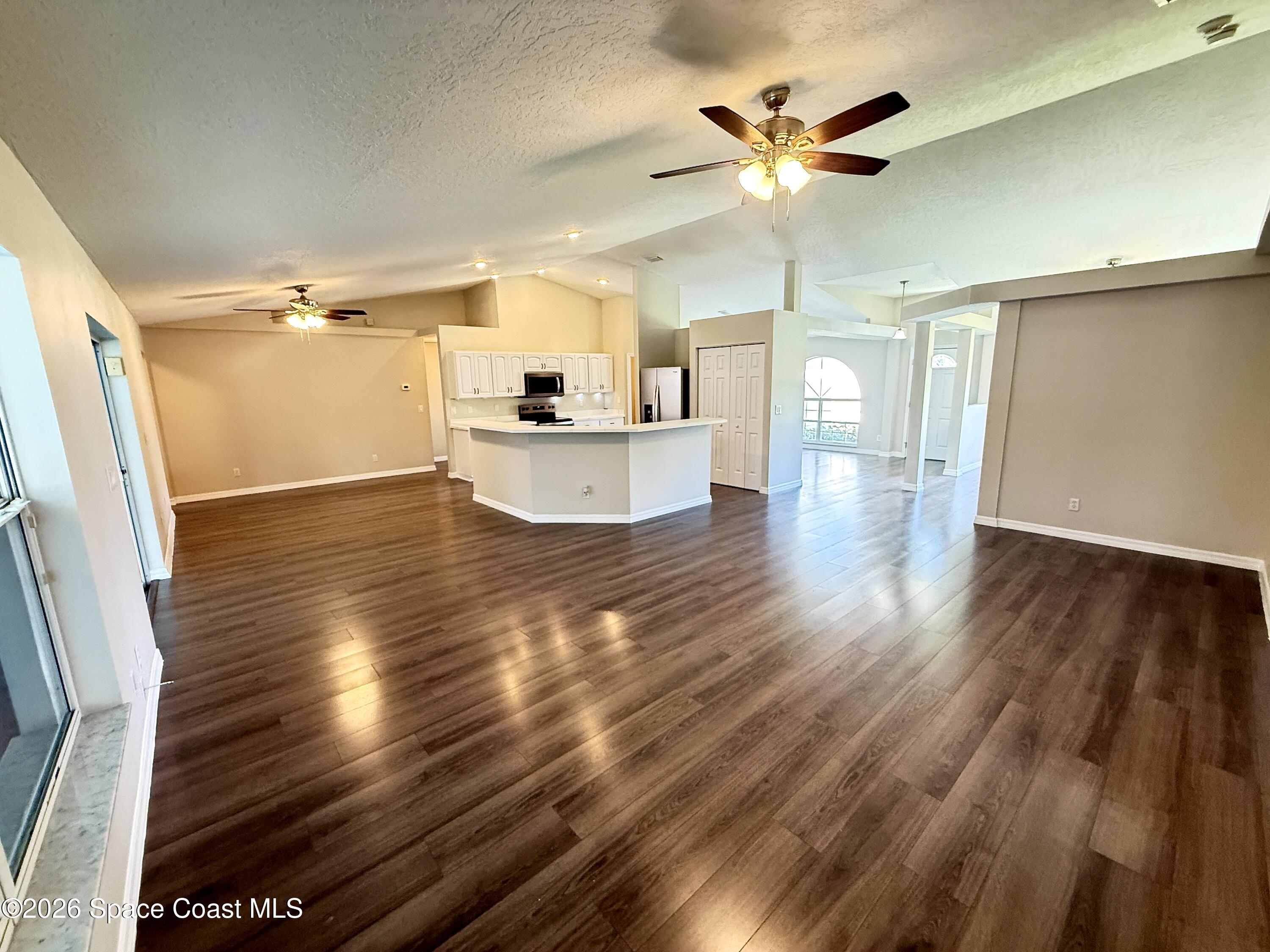 451 Hurst Road Northeast Palm Bay, FL 32907 - Photo 4 of 28 IMG_7555