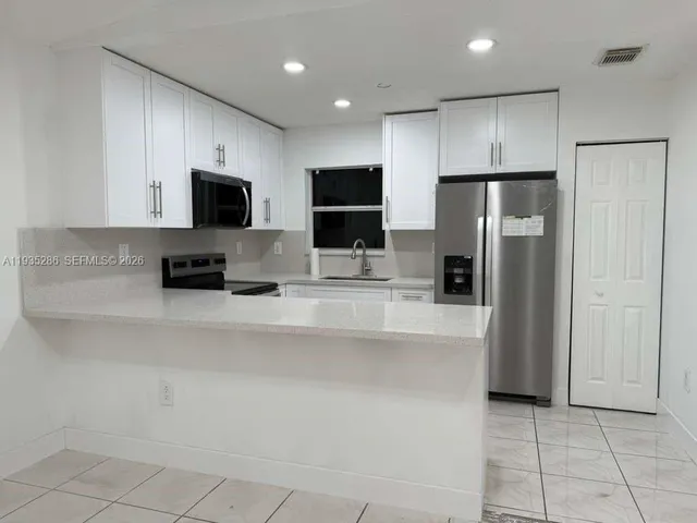 $4,000 | 19415 Northwest 33rd Court, Unit 19415, Miami Gardens, FL 33056