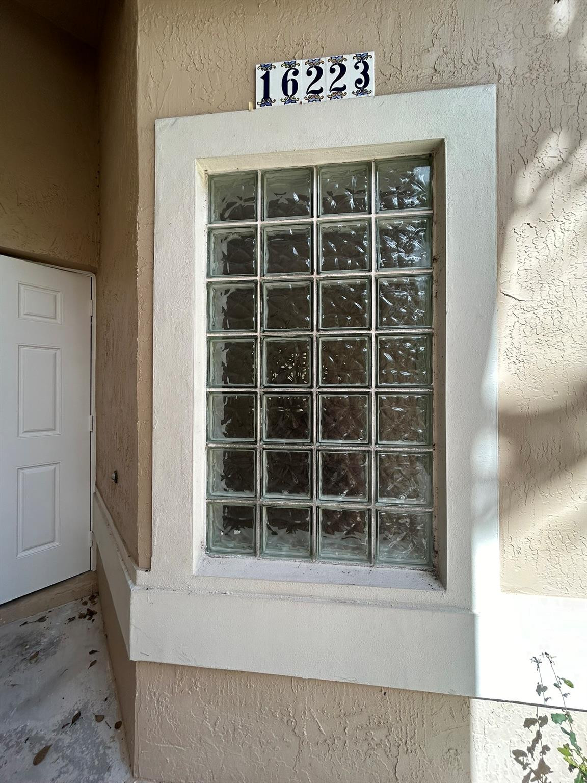 16223 Emerald Cove Road, Unit 16223 Weston, FL 33331 - Photo 5 of 38 a view of front door