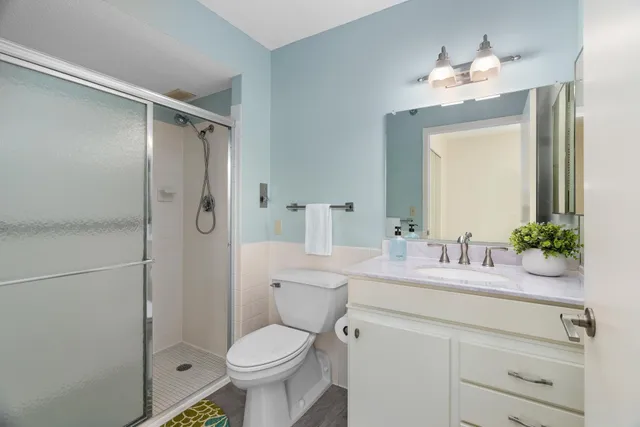 $185,000 | 6615 Lake Shore Drive South, Unit 517, Richfield, MN 55423