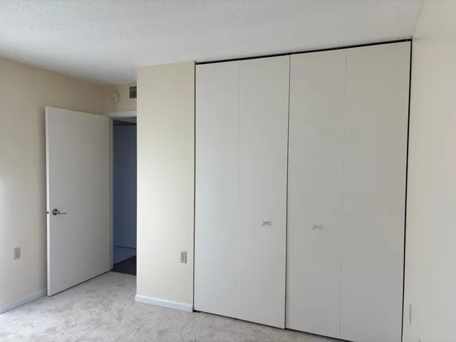 $185,000 | 6615 Lake Shore Drive South, Unit 517, Richfield, MN 55423